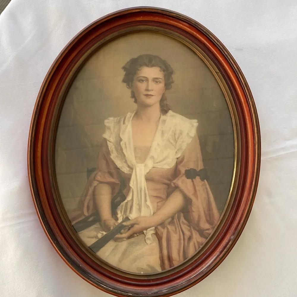 The Squires Lady Hugo W. Schmidt Co. Vintage